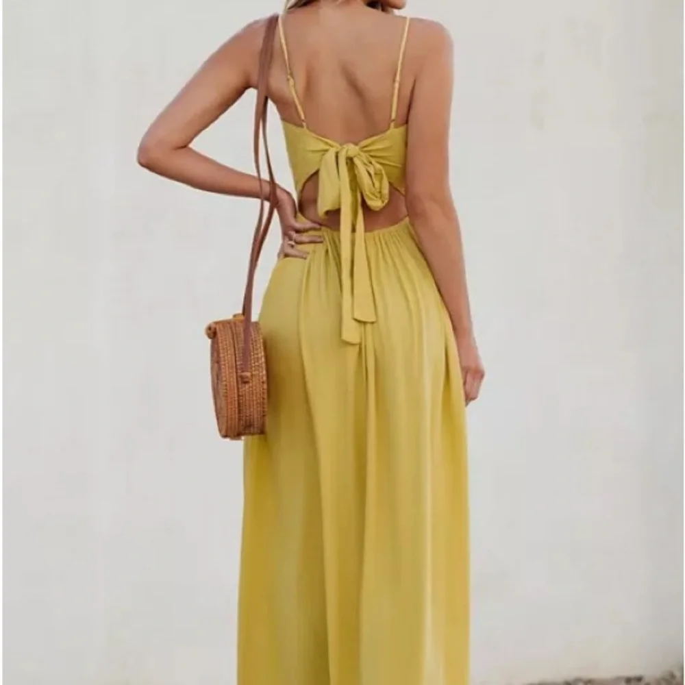 NWT CUPSHE Women's Front Twist & Keyhole
Maxi Beach Dress Size Small - Picture 2 of 6